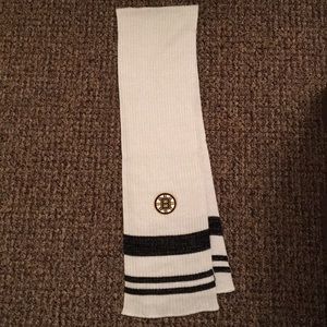 NWOT Boston Bruins scarf